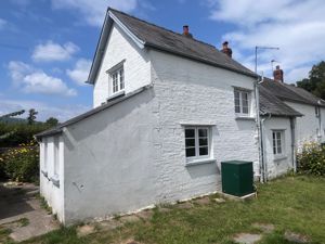 Rear elevation - click for photo gallery